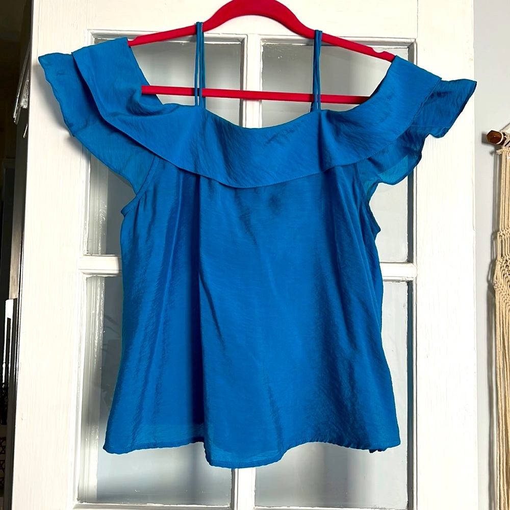 Blue Strappy tank with off the shoulder sleeves